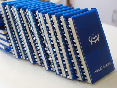 一鸣过滤，专注过滤50年企业专属定制创意简约型可插笔式笔记本设计